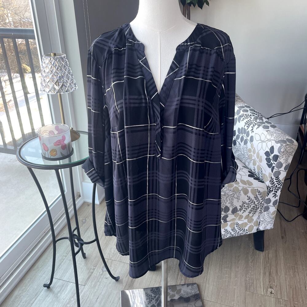 Torrid Harper  Pullover Tab Sleeve Top Sz 3X